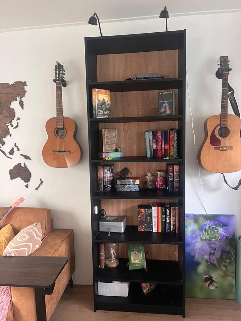Billy Bookshelf with lights, 200 cm of meer, Zo goed als nieuw, 25 tot 50 cm, 50 tot 100 cm