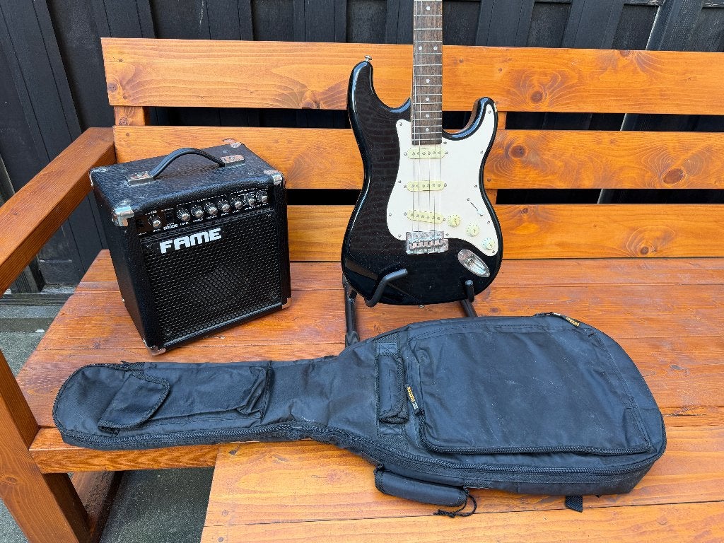 J&D elektrische gitaar + Fame versterker set, Gebruikt, Met versterker, Solid body, Ophalen
