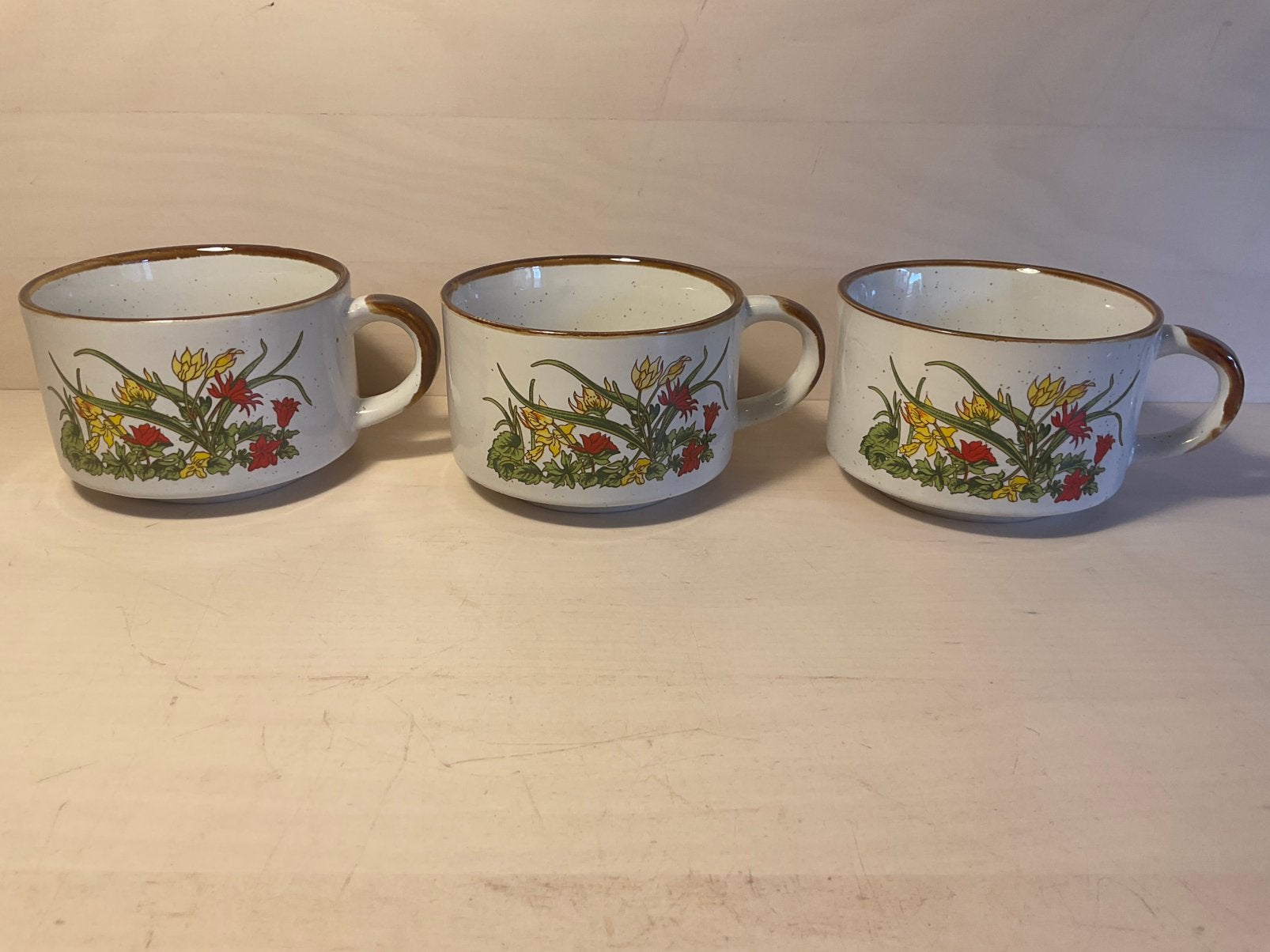 Drie Wildflower soepkoppen, Huis en Inrichting, Ophalen of Verzenden, Zo goed als nieuw, Overige stijlen, Kop(pen) en/of Schotel(s)
