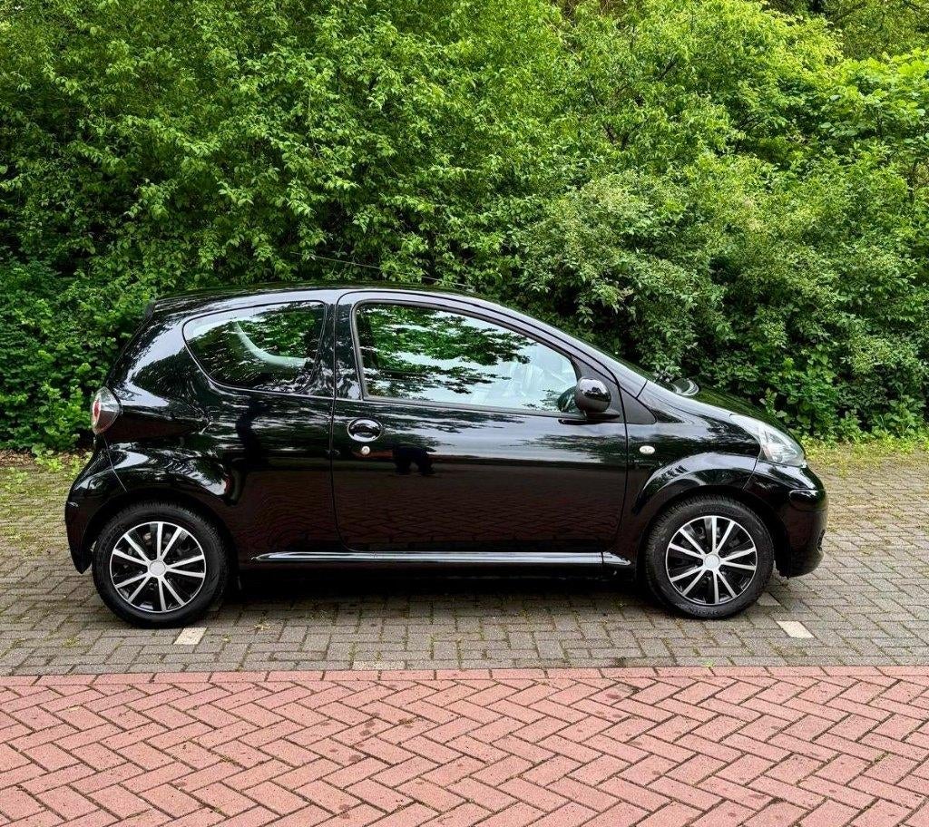 Toyota Aygo - Airco -  Carplay - Electr.pakket - All seasons, Voorwielaandrijving, Stof, 4 stoelen, Bedrijf