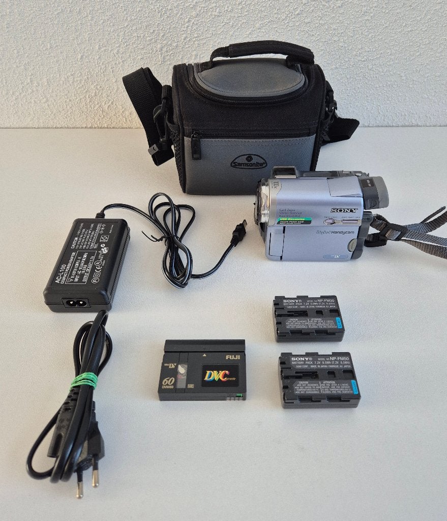 Sony DCR-TRV12E MiniDV Digital Video Camera Camcorder, Mini dv, Gebruikt, Ophalen of Verzenden, 8 tot 20x