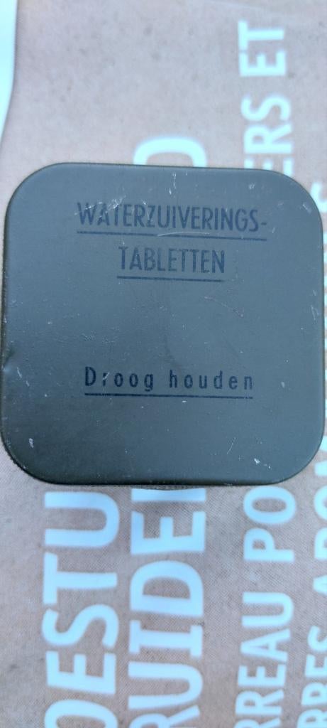 Vol doosje waterzuivering tabletten Koninklijke Landmacht, Verzamelen, Militaria | Algemeen, Ophalen of Verzenden, Landmacht, Nederland