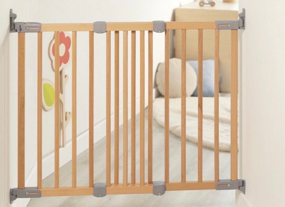 BabyDan Flexi Fit Houten Traphekje (69 - 106,5 cm), 100 tot 115 cm, Ophalen of Verzenden, Zo goed als nieuw, Schroefhekje