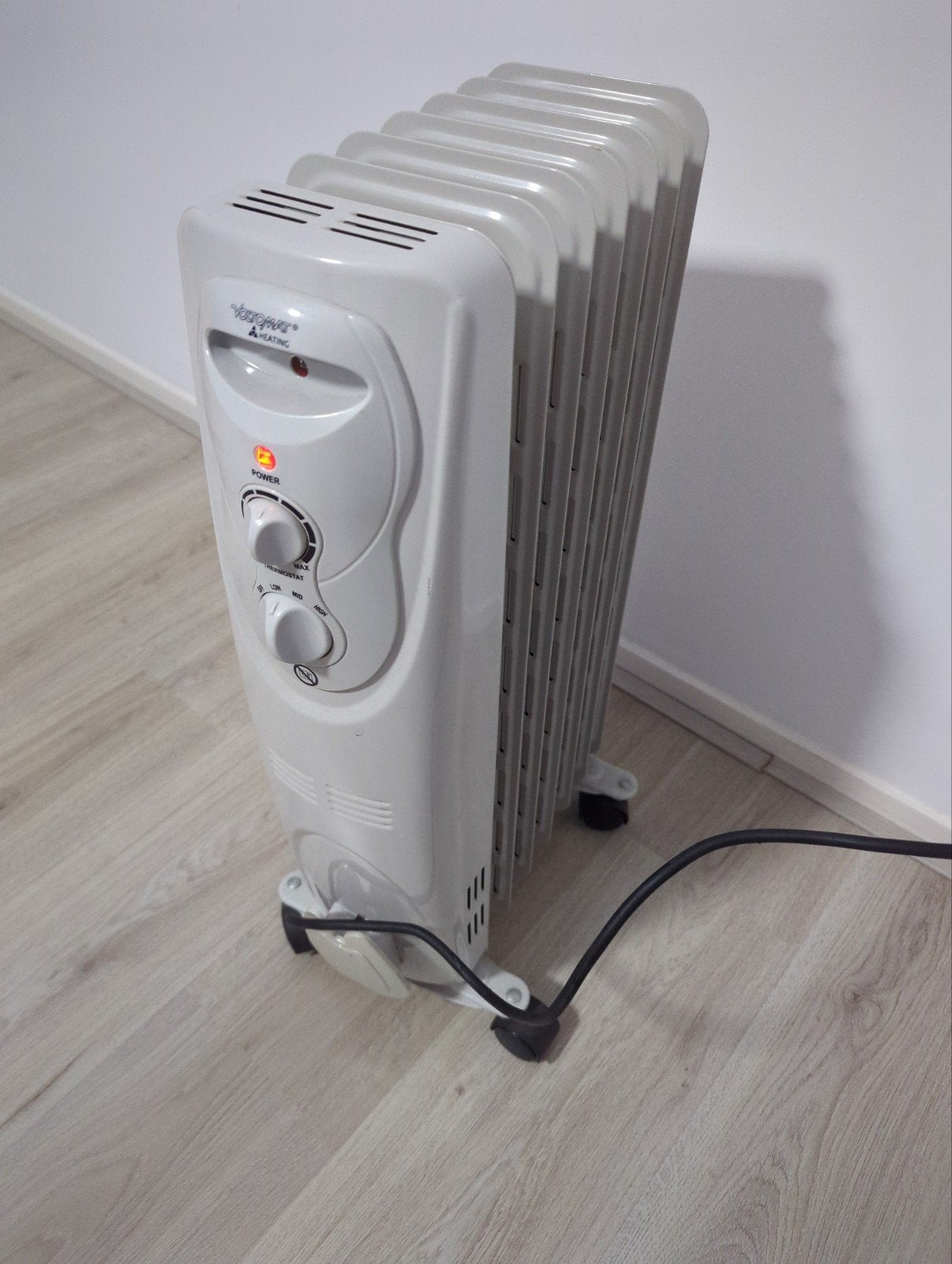 Elektrische oliekachel met thermostaat 1500W, 30 tot 80 cm, Gebruikt, Kachel, Minder dan 60 cm