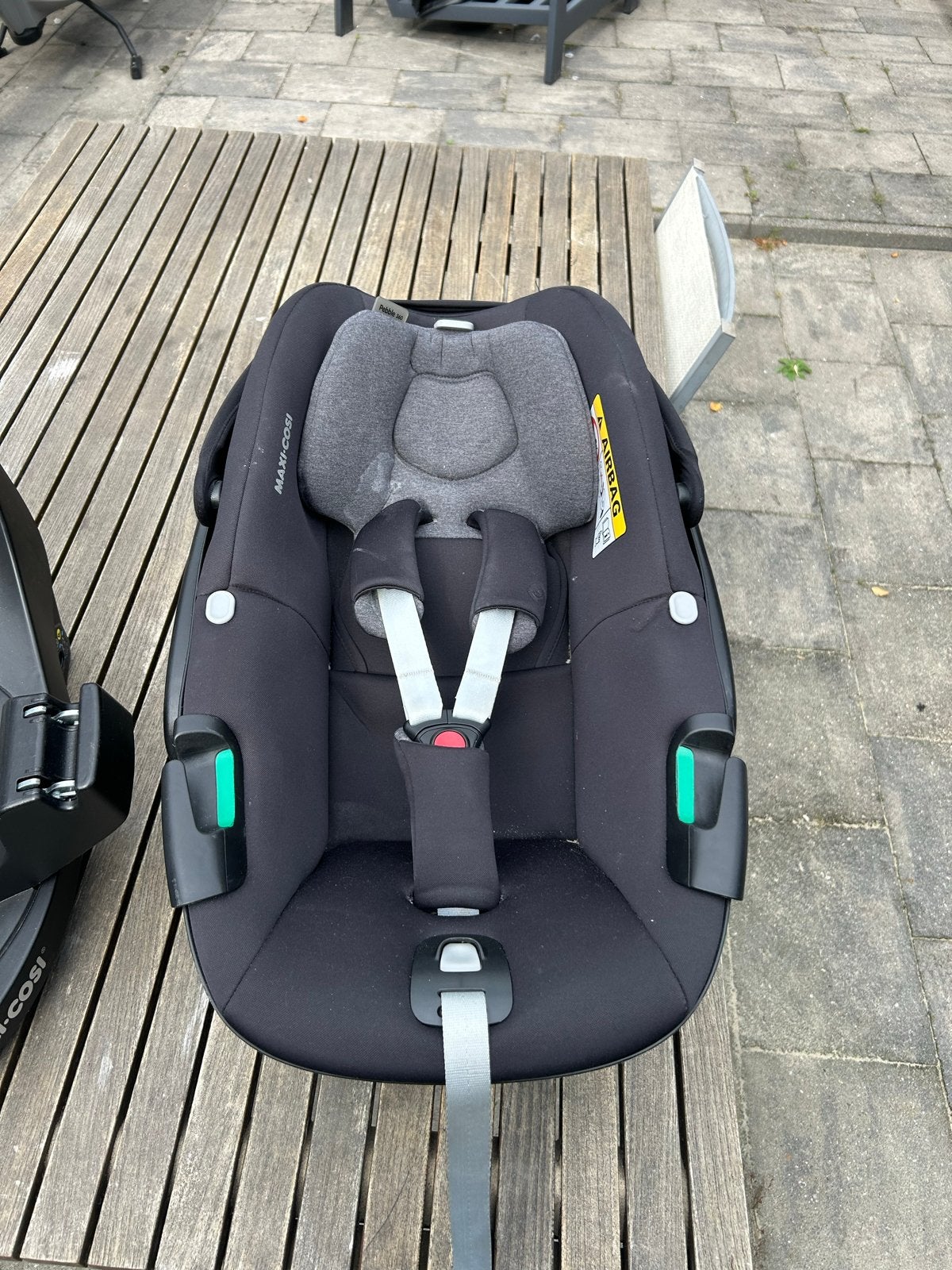 Maxi-Cosi Pebble 360 met FamilyFix 360 base