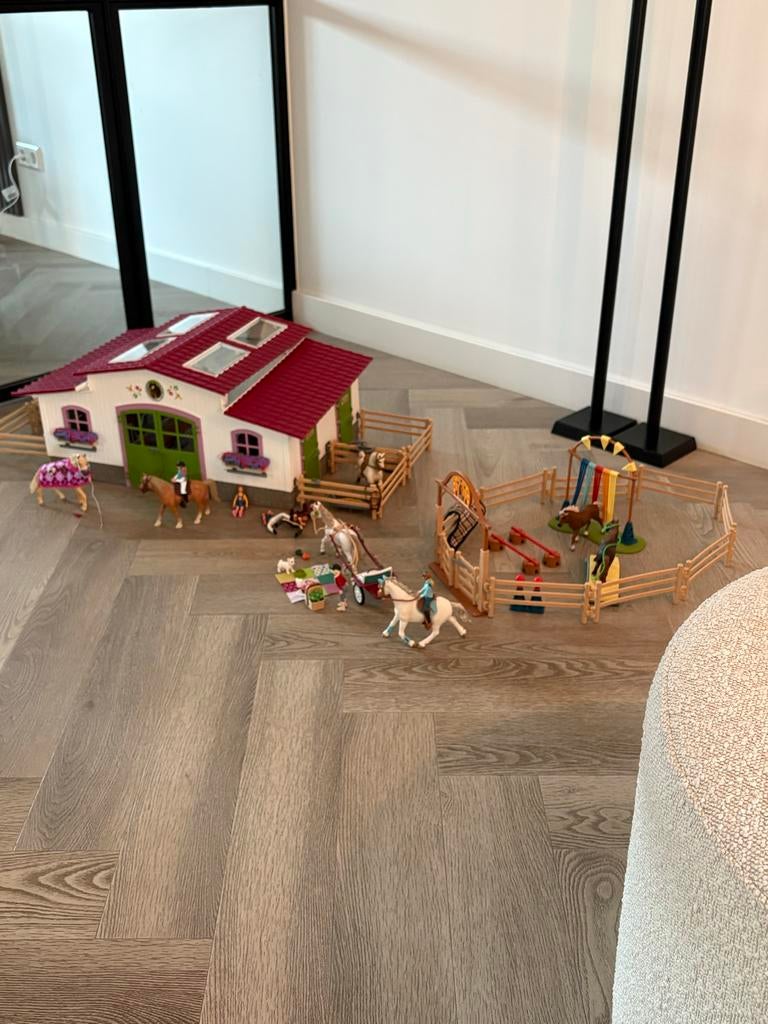 Schleich Manege + Extra Paardjes - Zo Goed Als Nieuw!, Ophalen, Zo goed als nieuw, Jongen of Meisje