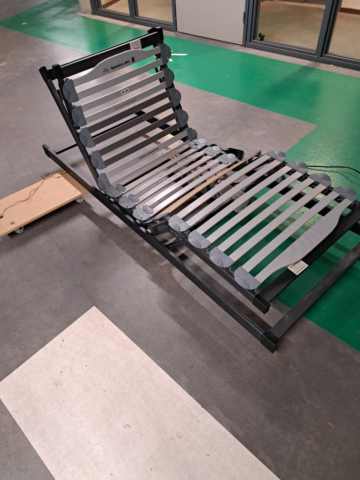 Eastborn Spectra 2M Lattenbodem 80x200 Verstelbaar, Ophalen, Eenpersoons, Zwart, Zo goed als nieuw