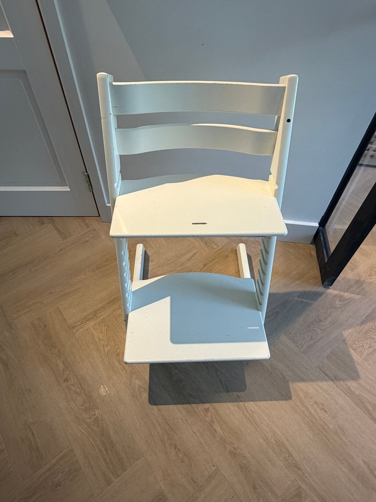 Stokke tripp trapp - kinderstoel - wit, Kinderen en Baby's, Ophalen, Zo goed als nieuw, Meegroeistoel, Aanschuifbaar