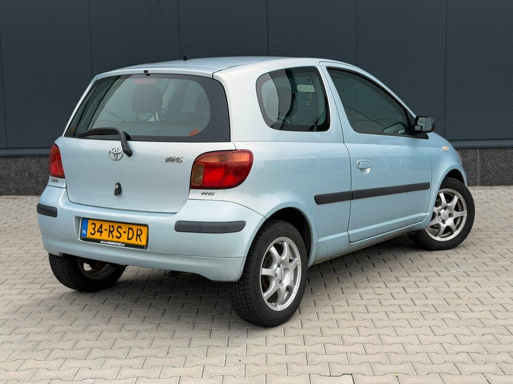 Toyota Yaris 1.0 VVT-i Idols | AIRCO | ELEKTRISCHE RAMEN | D, Voorwielaandrijving, Gebruikt, 4 cilinders, Blauw