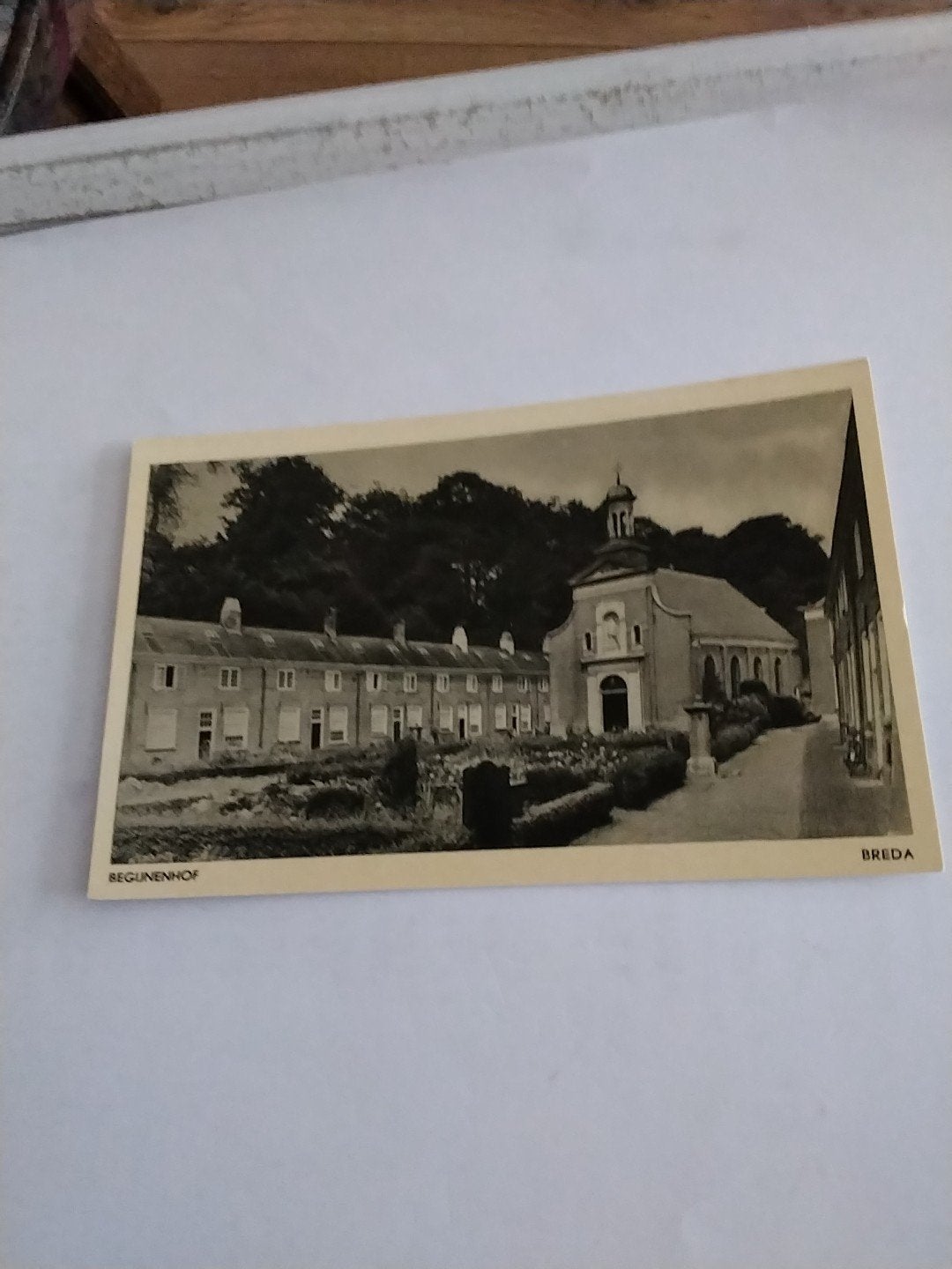 Oude Ansichtkaart Begijnhof Breda - Zwart-wit, Ophalen of Verzenden, 1920 tot 1940, Ongelopen, Noord-Brabant