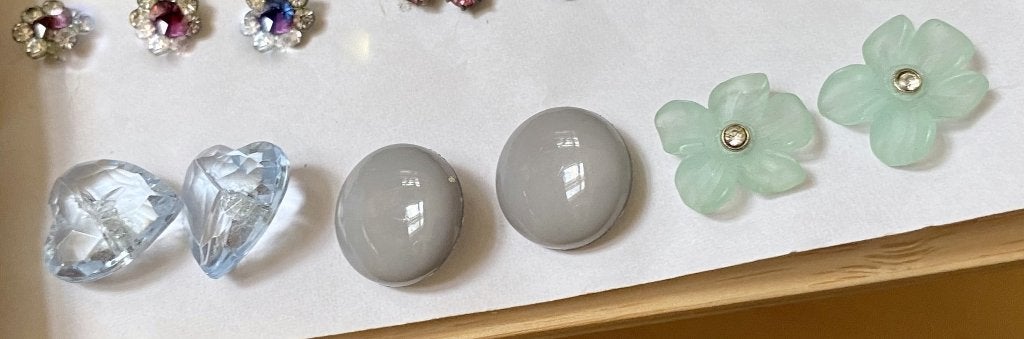 vintage / retro oorbellen / oorknopjes bloemvorm, hartjes ea, Overige materialen, Overige kleuren, Ophalen of Verzenden, Zo goed als nieuw