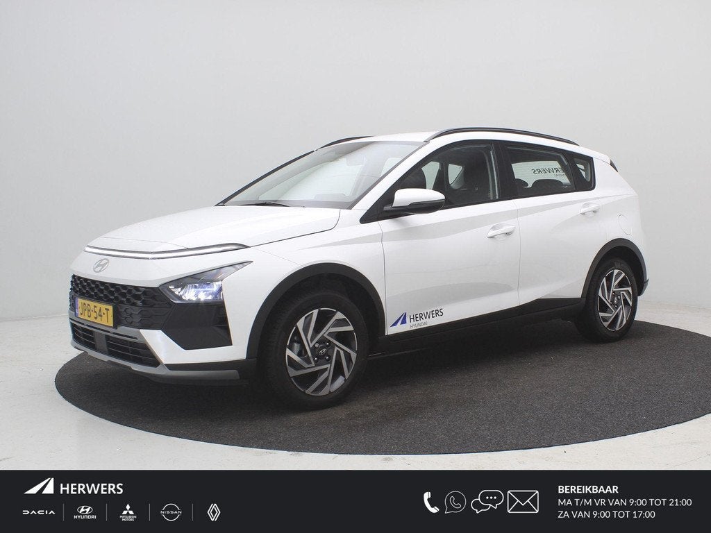 Hyundai Bayon 1.0 T-GDI Comfort AUTOMAAT / Navigatie / Achte, Auto's, Euro 6, Wit, Hybride Elektrisch/Benzine, SUV of Terreinwagen