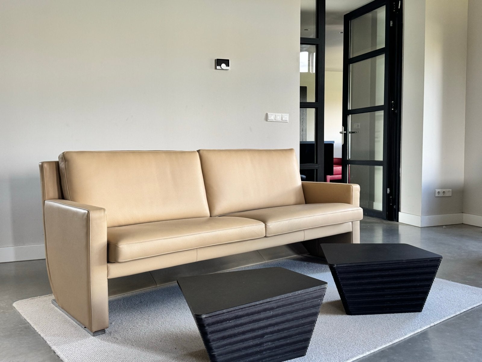 Prachtige Leolux bank met verstelbare zitdiepte - Roomkleur, Huis en Inrichting, X, Verzenden, Tweepersoons, Zo goed als nieuw