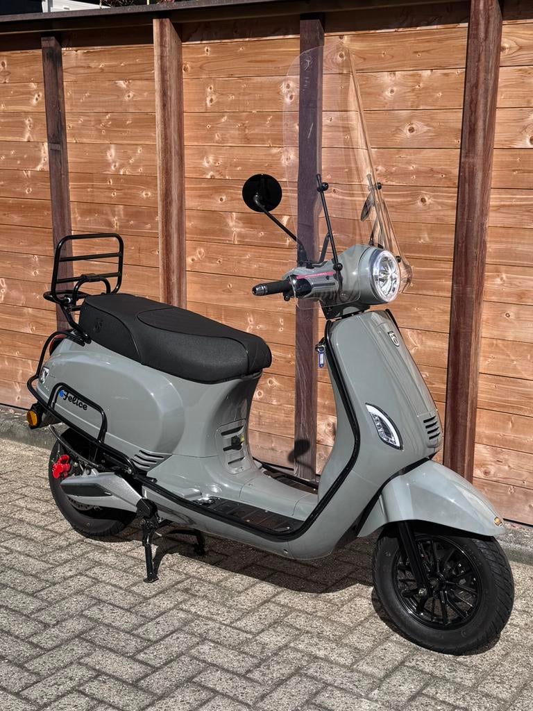 BTC eFelice Elektr Scooter - lage km stand - zgan - 2022, Ophalen, Elektrisch, Zo goed als nieuw
