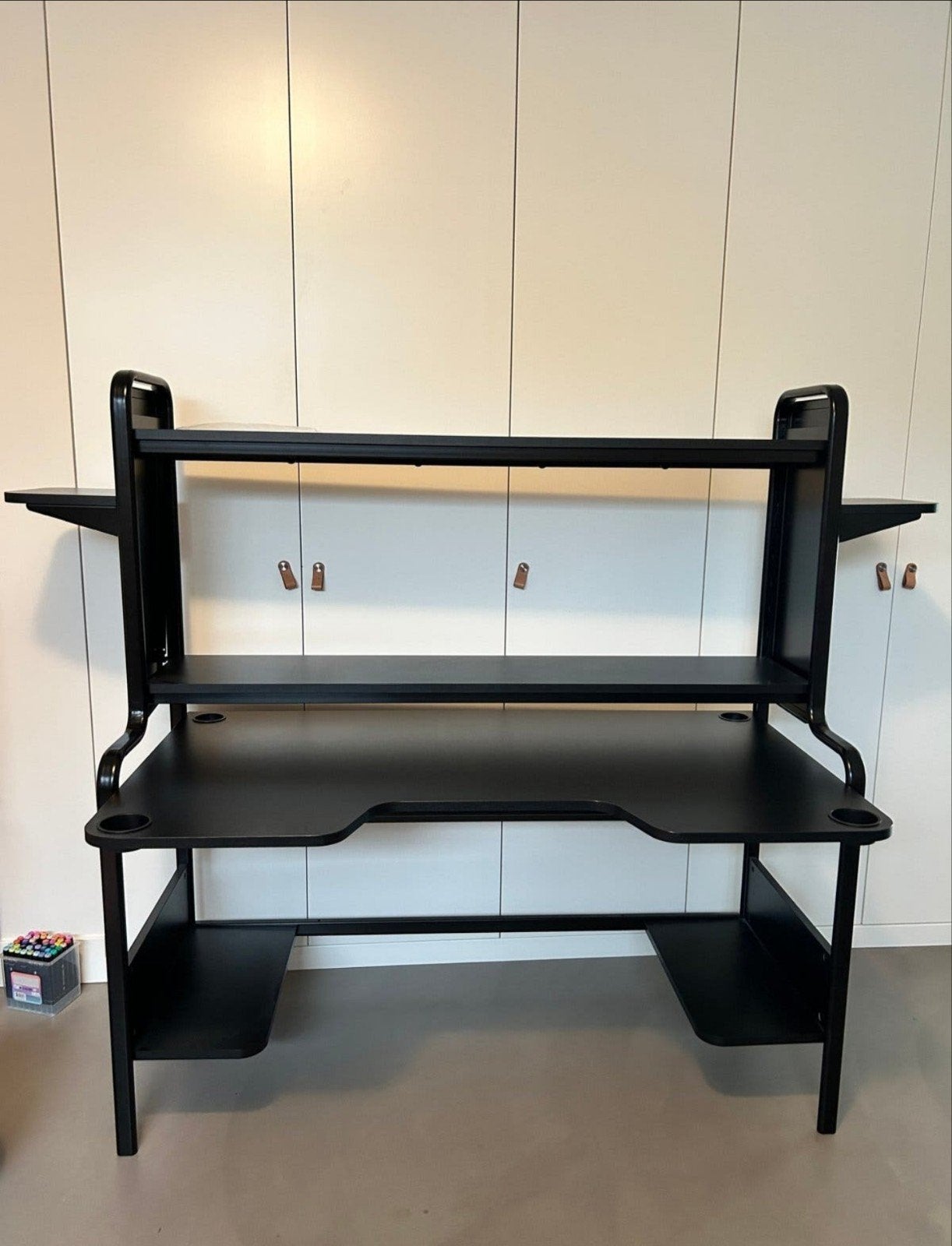 IKEA FREDDE Gamingbureau - Zwart, met opbergruimte, Ophalen, Zwart, Opzetstuk, Spaanplaat of MDF