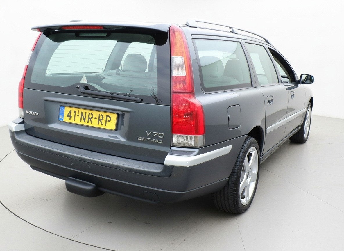 Volvo V70 2.5 T AWD Titanium|AUT|Xenon|Cruise|Leder|Airco, Auto's, Volvo, Automaat, 2521 cc, 93 €/maand, Euro 4