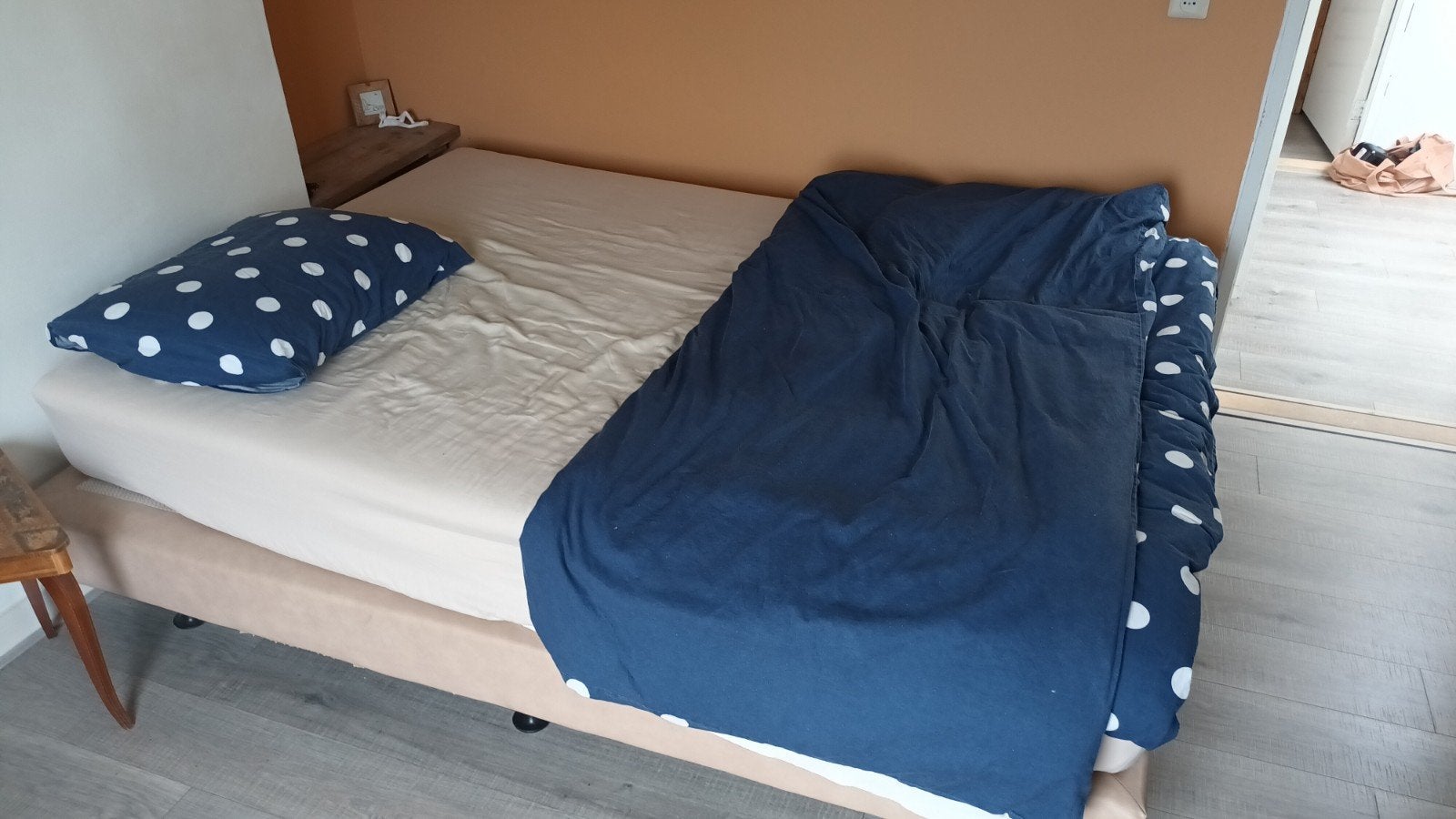Boxspring met matras 200x150 cm, Huis en Inrichting, Slaapkamer | Bedden, Ophalen, Beige, Zo goed als nieuw, 200 cm