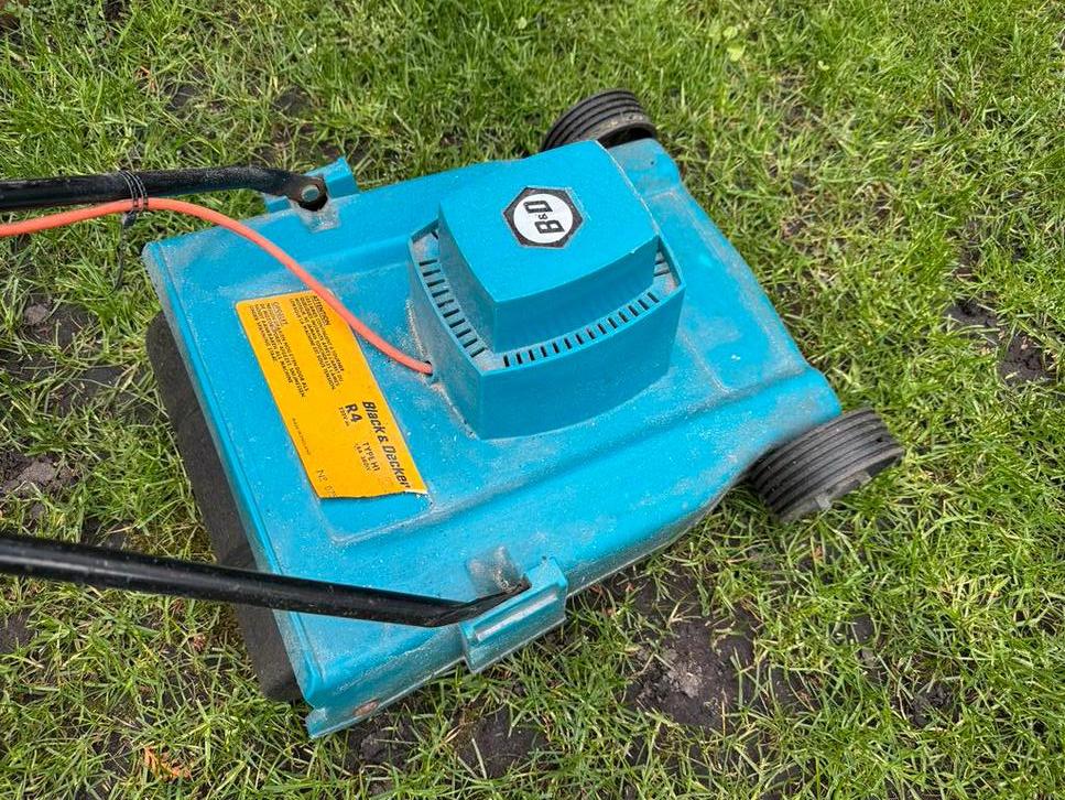 Black & Decker grasmaaier, Ophalen, Cirkelmaaier, Gebruikt, Elektrische grasmaaier