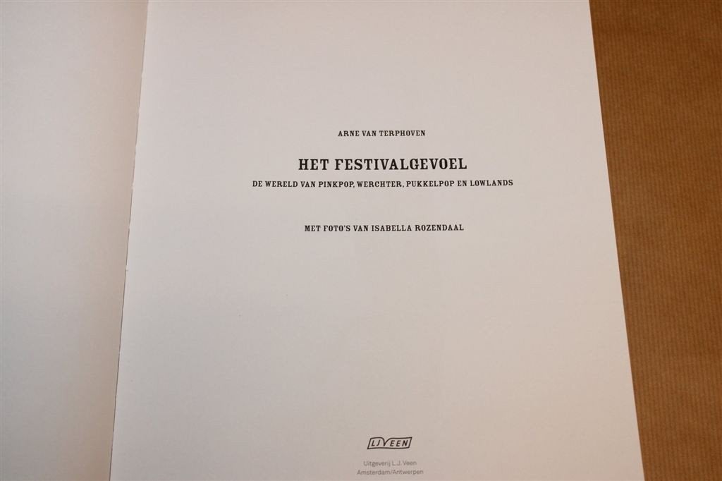Het Festivalgevoel — Pinkpop, Werchter, Lowlands, Ophalen of Verzenden, Zo goed als nieuw, Artiest