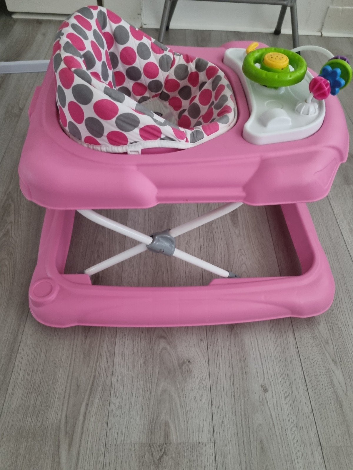 Roze babyloopstoel met speelblad, Ophalen of Verzenden, Gebruikt