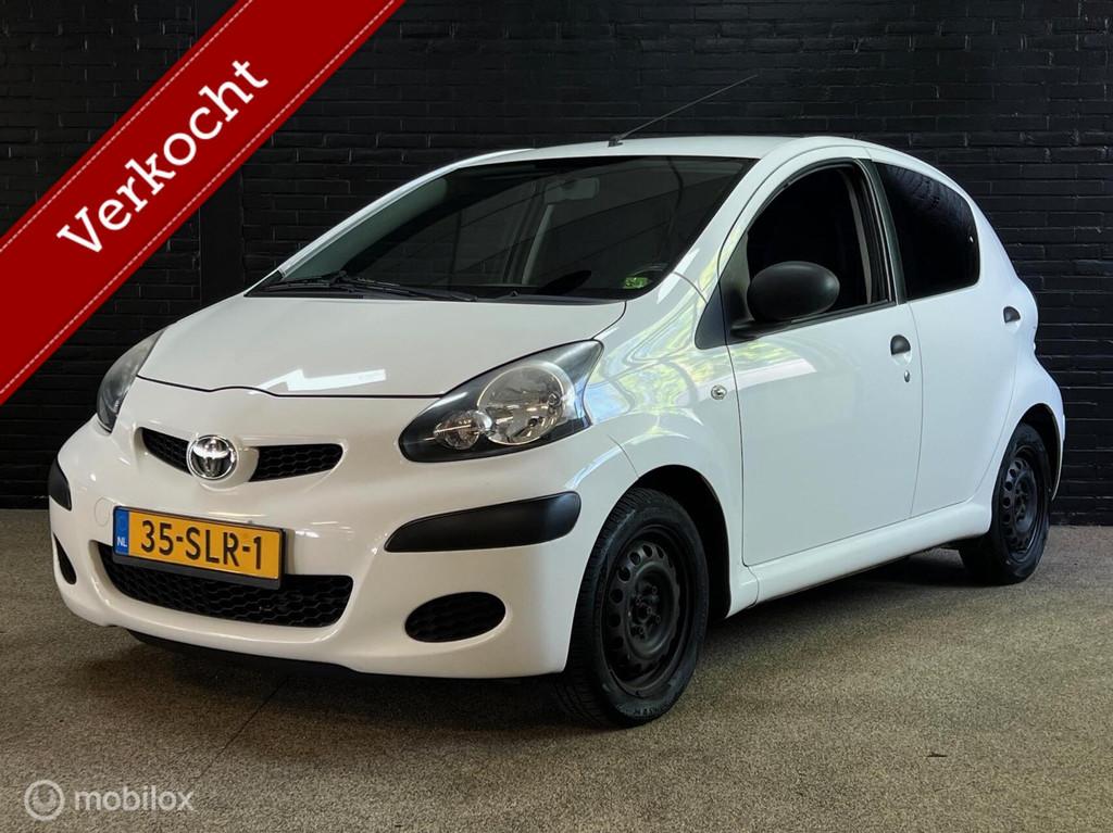 Toyota Aygo 1.0-12V Now | AC | 5DR |, Voorwielaandrijving, Euro 5, Gebruikt, 4 stoelen