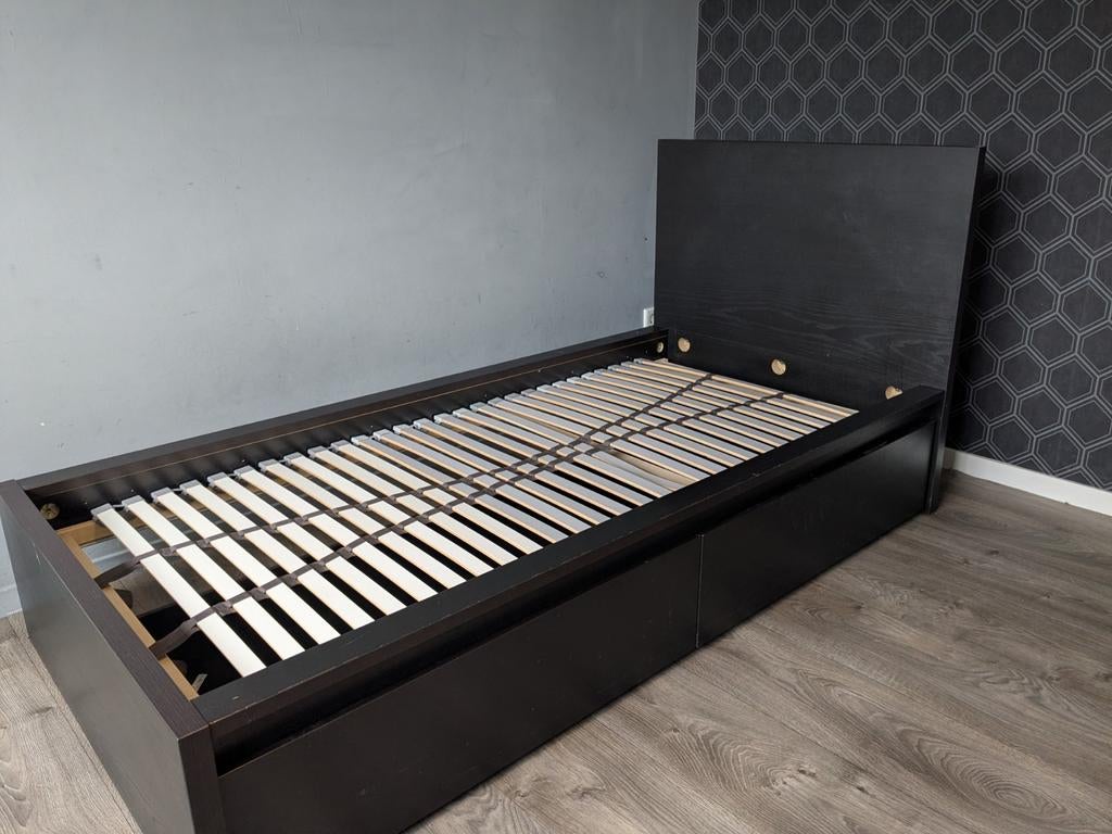 Eenpersoonsbed Malm met opberglades - Zwart, Huis en Inrichting, Slaapkamer | Bedden, Ophalen, Gebruikt, 90 cm, Eenpersoons