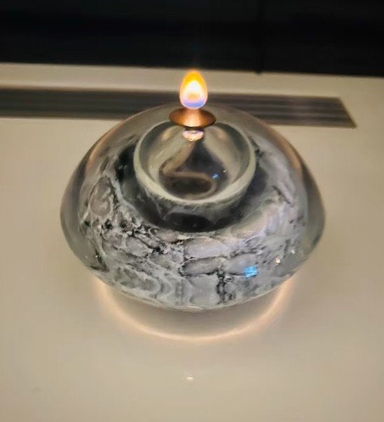 Sfeervolle olielamp met lont , als nieuw, Ophalen of Verzenden, Zo goed als nieuw, Glas, Overige typen