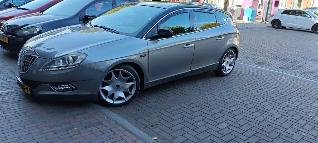 Lancia Delta 1.4 Tjet 150 2008 Grijs, Voorwielaandrijving, Parkeersensor, 4 cilinders, Handgeschakeld