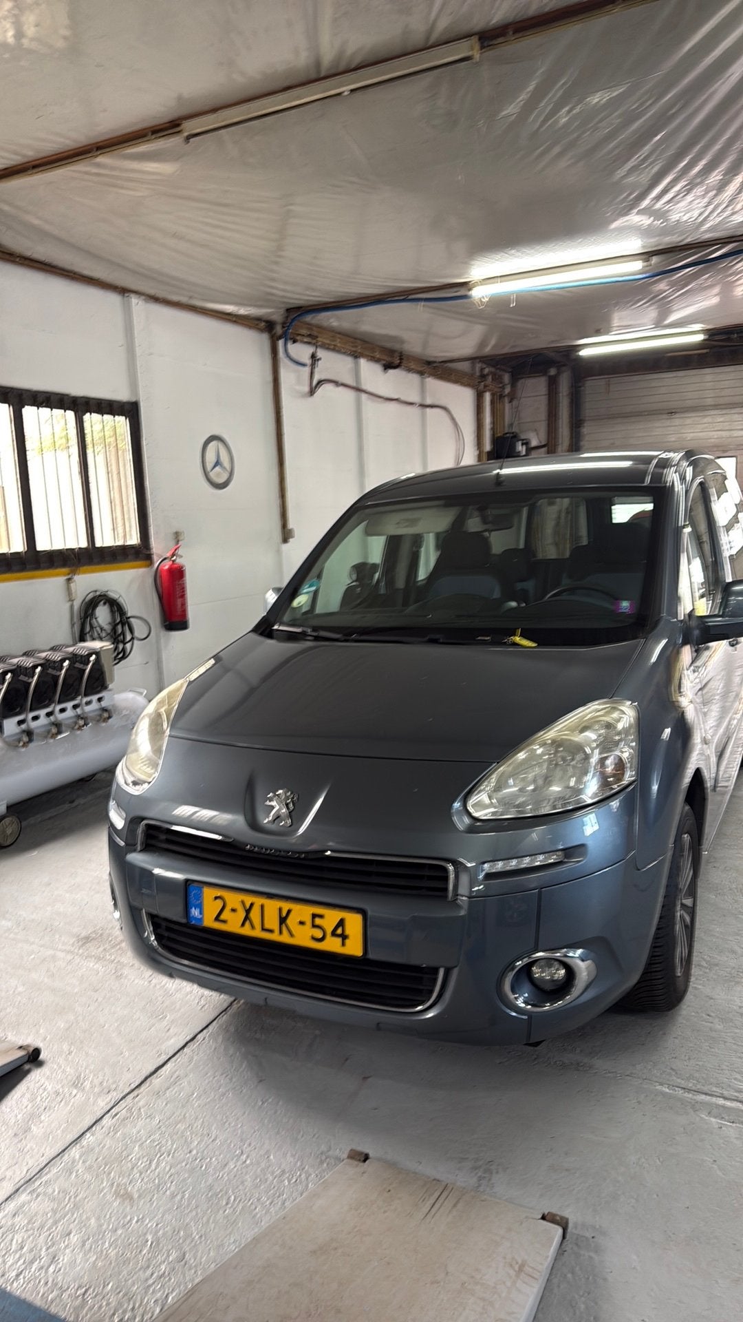 Peugeot Partner 1.6 Hdif 68KW Tepee 2013 Grijs, Auto's, Peugeot, Voorwielaandrijving, 4 cilinders, 715 kg, Bedrijf