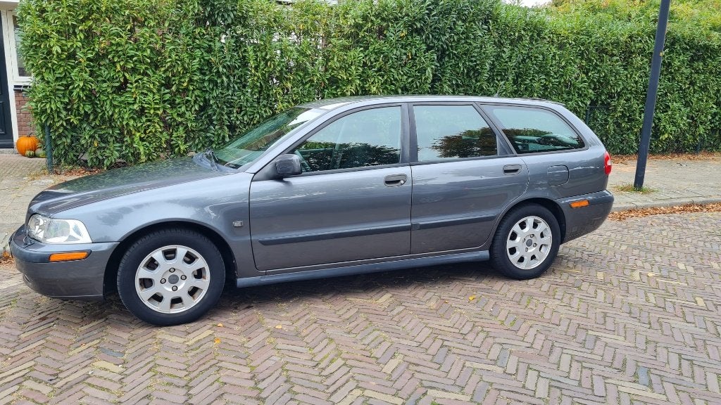 Volvo V40 1.8 AUT 2002 Grijs, Auto's, 1295 kg, 4 cilinders, 122 pk, 1783 cc