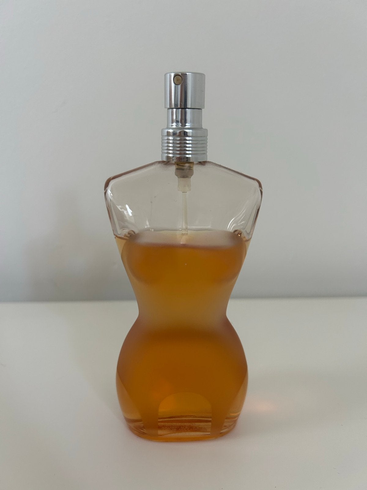 Gebruikte Jean Paul Gaultier Classique Eau de Toilette, Sieraden, Tassen en Uiterlijk, Uiterlijk | Parfum, Ophalen of Verzenden