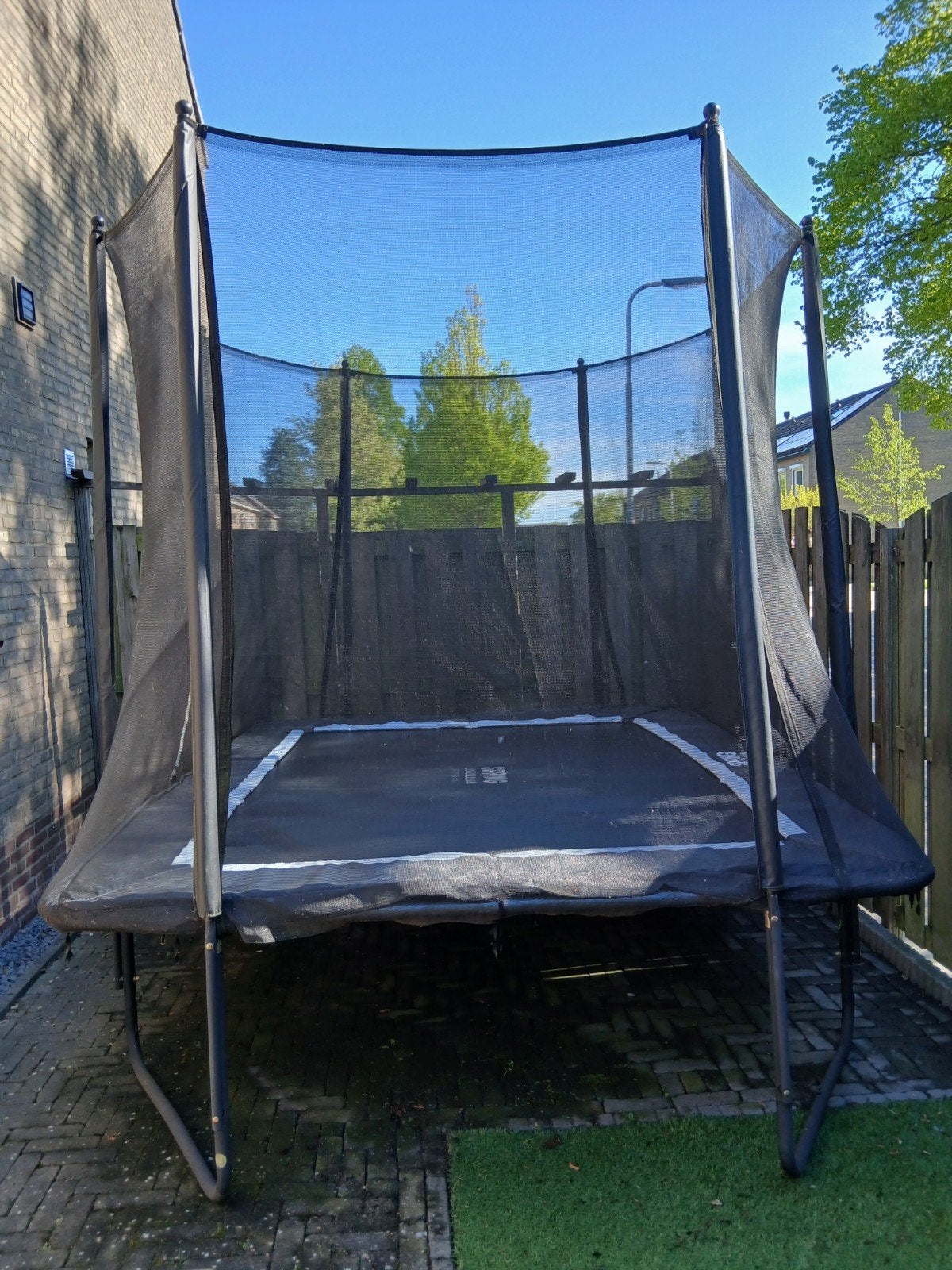 Trampoline, Ophalen, Zo goed als nieuw