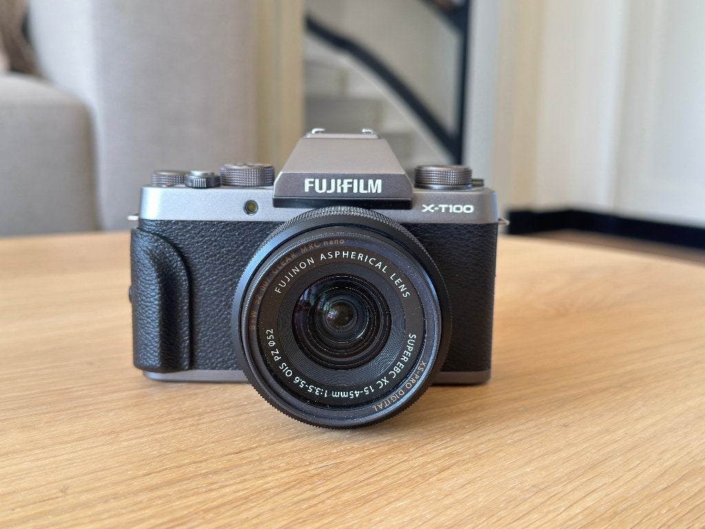 Fujifilm camera XT100, Accu, Ingebouwde flitser, Refurbished, Ophalen of Verzenden