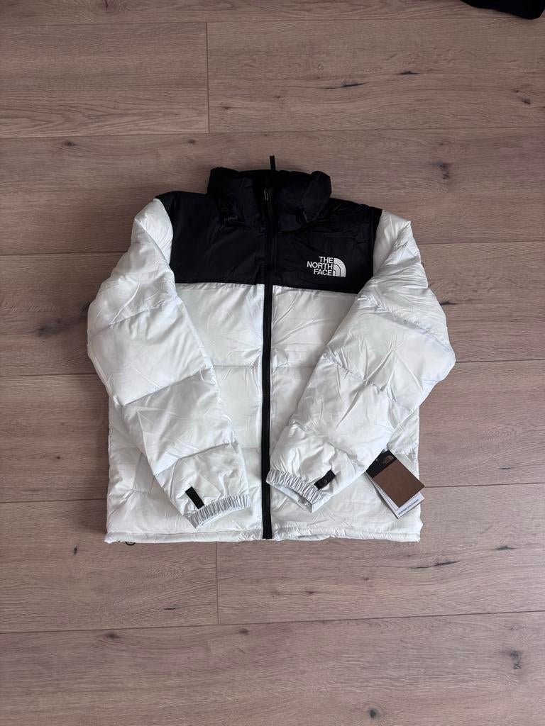 The North Face Nuptse Puffer Jas Zwart/Wit, Ophalen of Verzenden, Nieuw, Maat 48/50 (M), Wit
