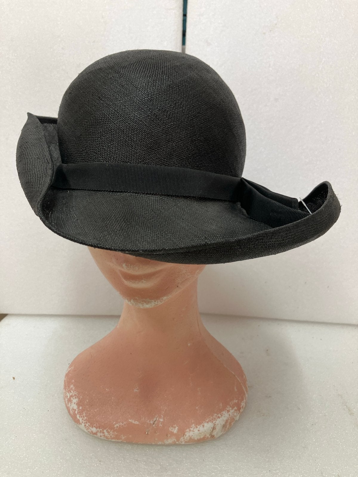 Elegante Zwarte Dames Hoed, Ophalen of Verzenden, Zo goed als nieuw, One size fits all, Hoed