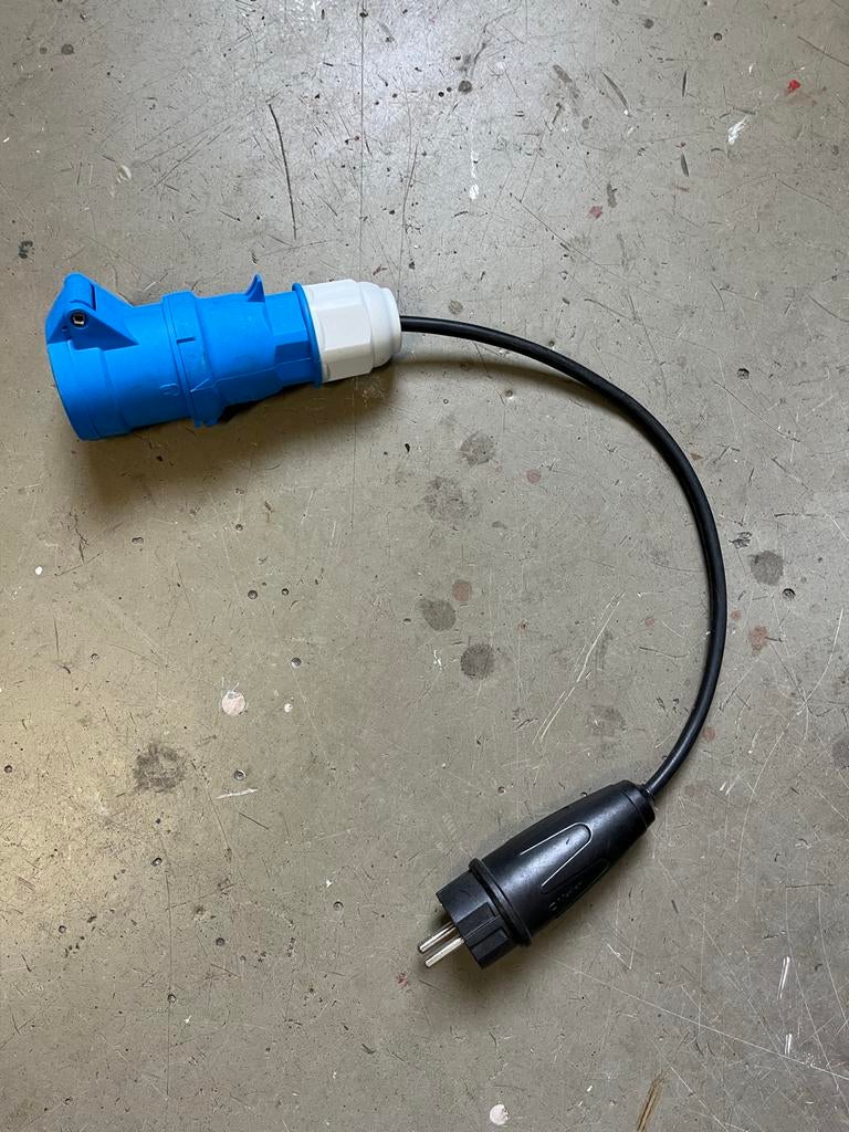 Camping stekker ,Cee  - Verloopstekker CEE naar Schuko, Ophalen, Zo goed als nieuw