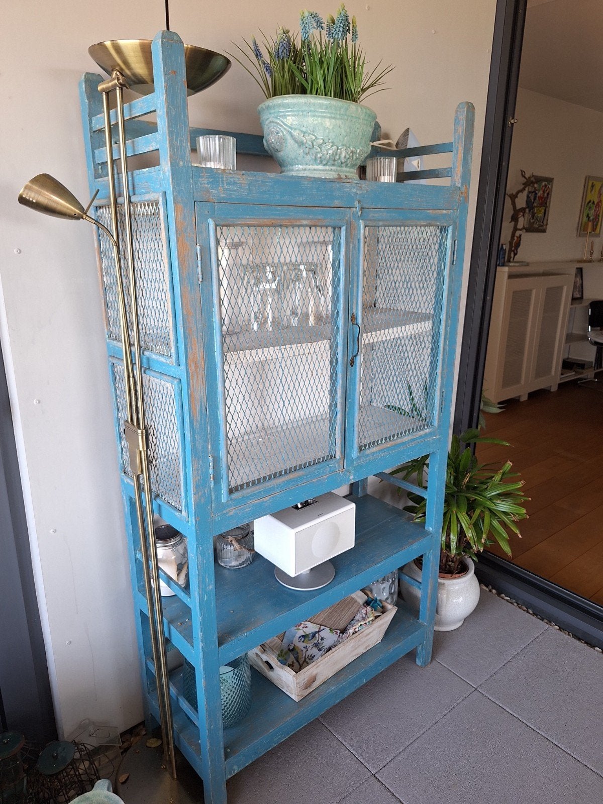 Vintage blauwe vliegenkast met gaasdeuren, Ophalen