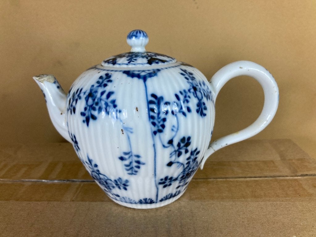 Antiek Meissen theepotje punkzeit 1763-1774, Antiek en Kunst, Ophalen of Verzenden