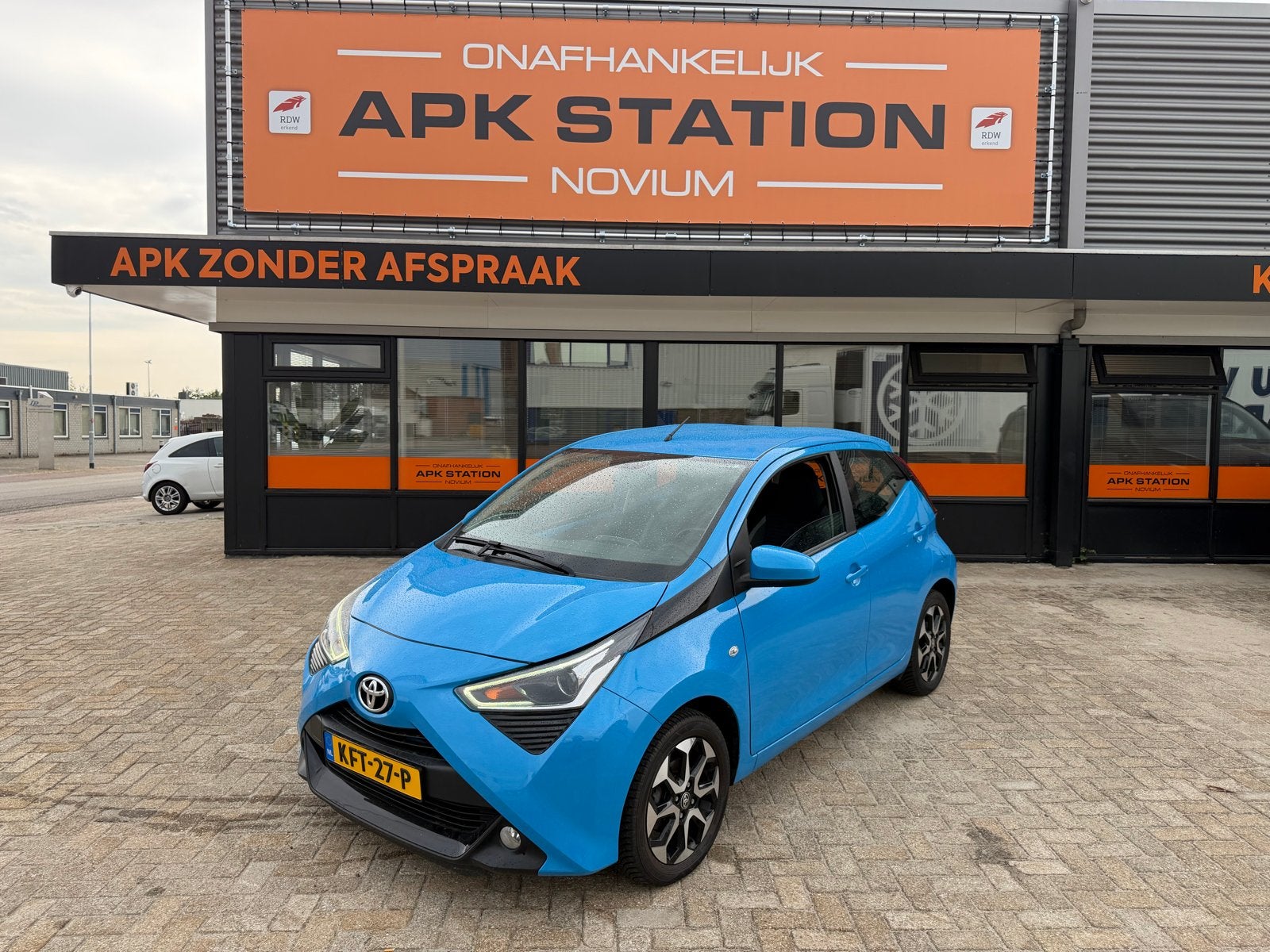 Toyota Aygo 1.0 Vvt-i 72pk 5D 2018 LED/CAMERA/AIRCO NWE APK, Auto's, Toyota, Voorwielaandrijving, Handgeschakeld, Particulier