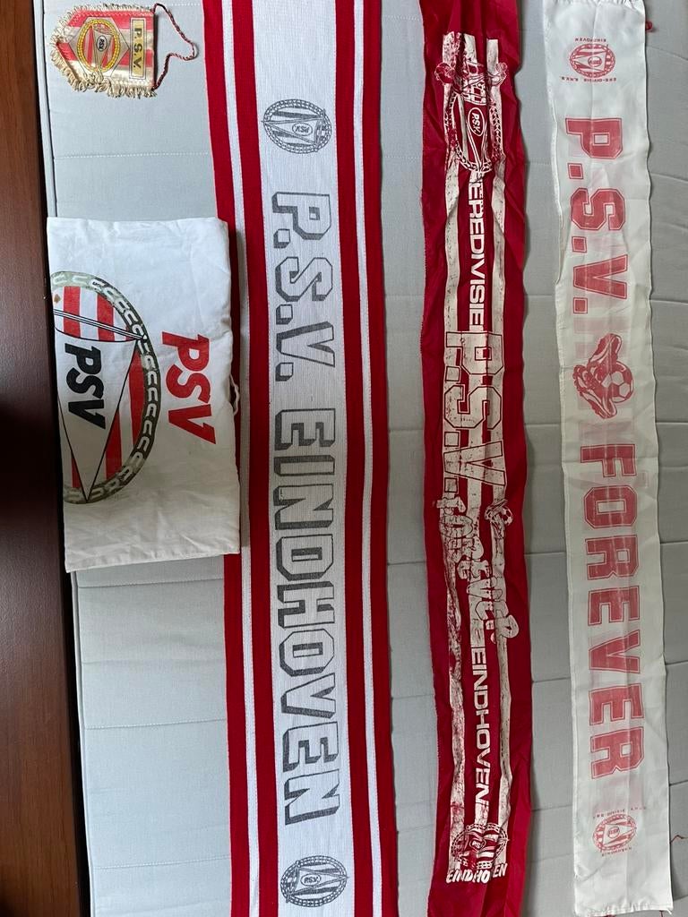PSV 3 sjaals een katoenen tas en een brocante vaantje, Verzamelen, Ophalen of Verzenden, Zo goed als nieuw, PSV, Vaantje of Sjaal