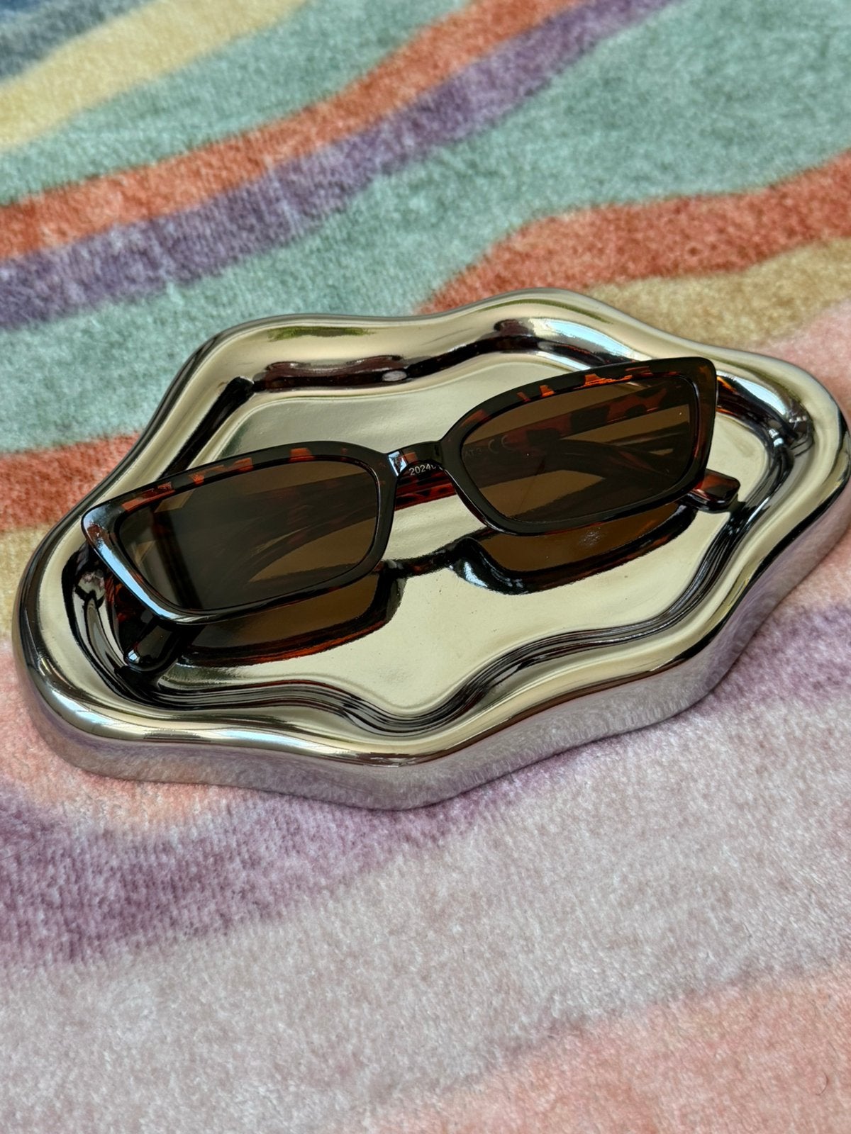 Unisex Tortoiseshell Narrow Cat-Eye Sunglasses – Retro Chic, Overige merken, Zonnebril, Bruin, Nieuw