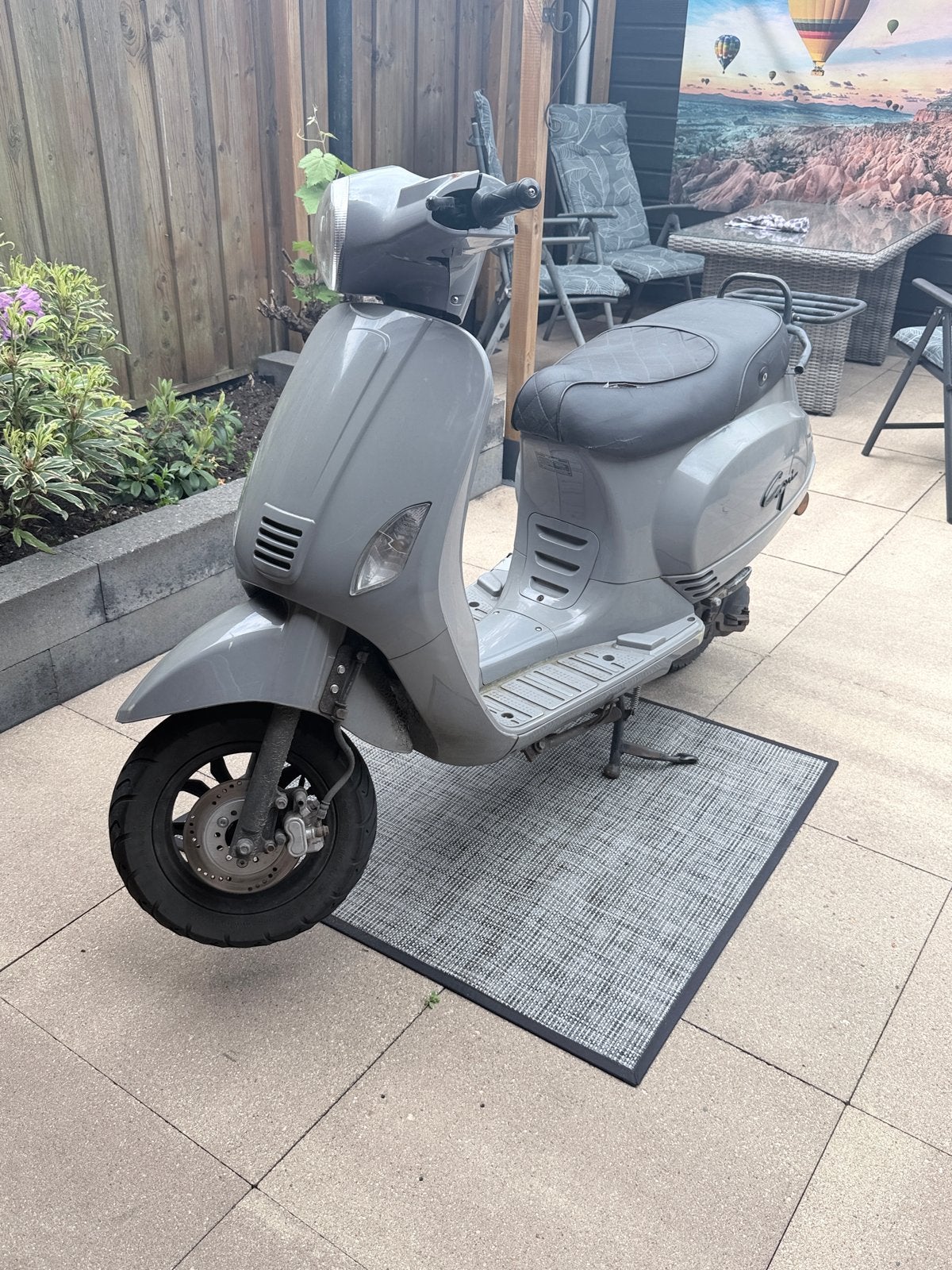 Grijze Capri scooter - redelijke staat, Ophalen, Gebruikt, Overige typen, Overige merken