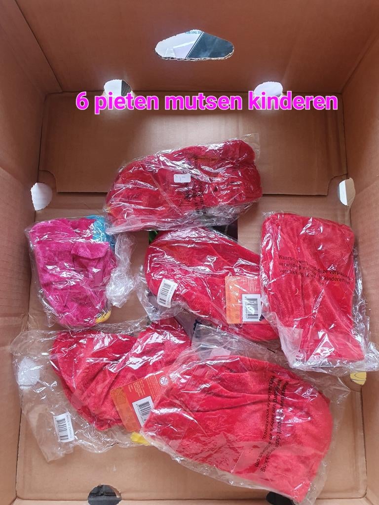 6 nieuwe pieten mutsen voor kinderen, Ophalen of Verzenden, Nieuw, Jongen of Meisje
