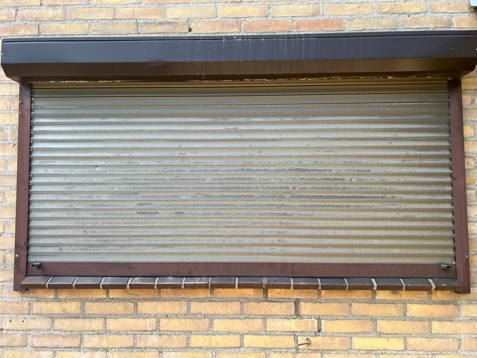Gebruikt rolluik, bruin, 110x190 cm, Doe-het-zelf en Verbouw, Rolluiken, Ophalen, Gebruikt, Bruin, 100 tot 150 cm