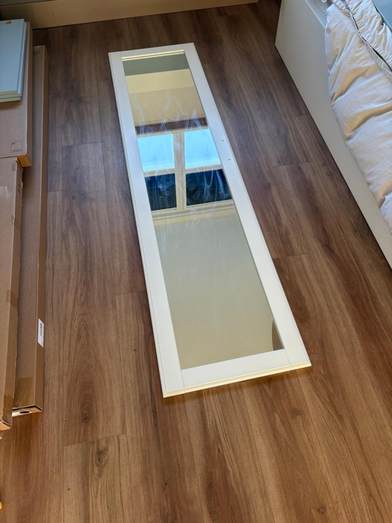 IKEA kastdeur TYSSEDAL spiegeldeur wit 195x50cm, Ophalen, Zo goed als nieuw, Rechthoekig, Minder dan 50 cm