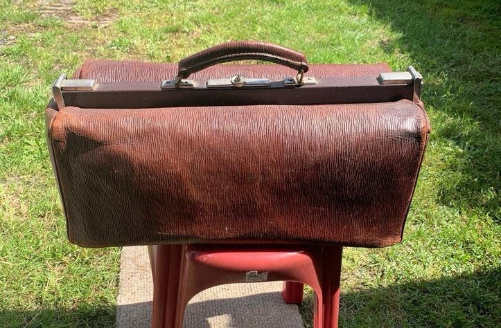 Dokterstas, Ophalen, Gebruikt, Bruin, 30 cm of meer