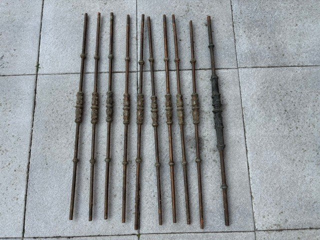Antieke gietijzeren trapspijlen.  Totaal 10 stuks., Ophalen of Verzenden