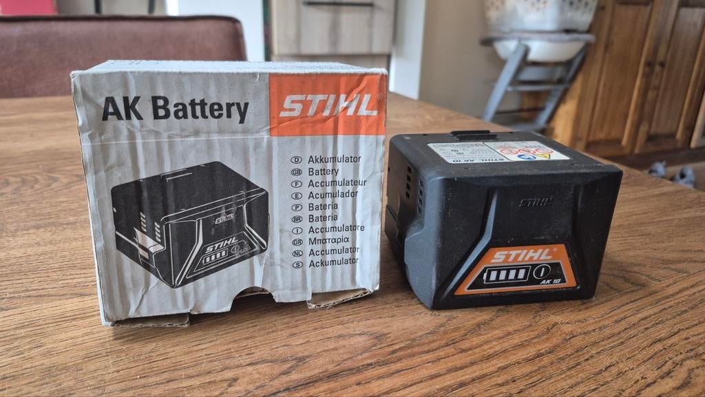 Stihl Battery, Ophalen of Verzenden, 50 cm of meer