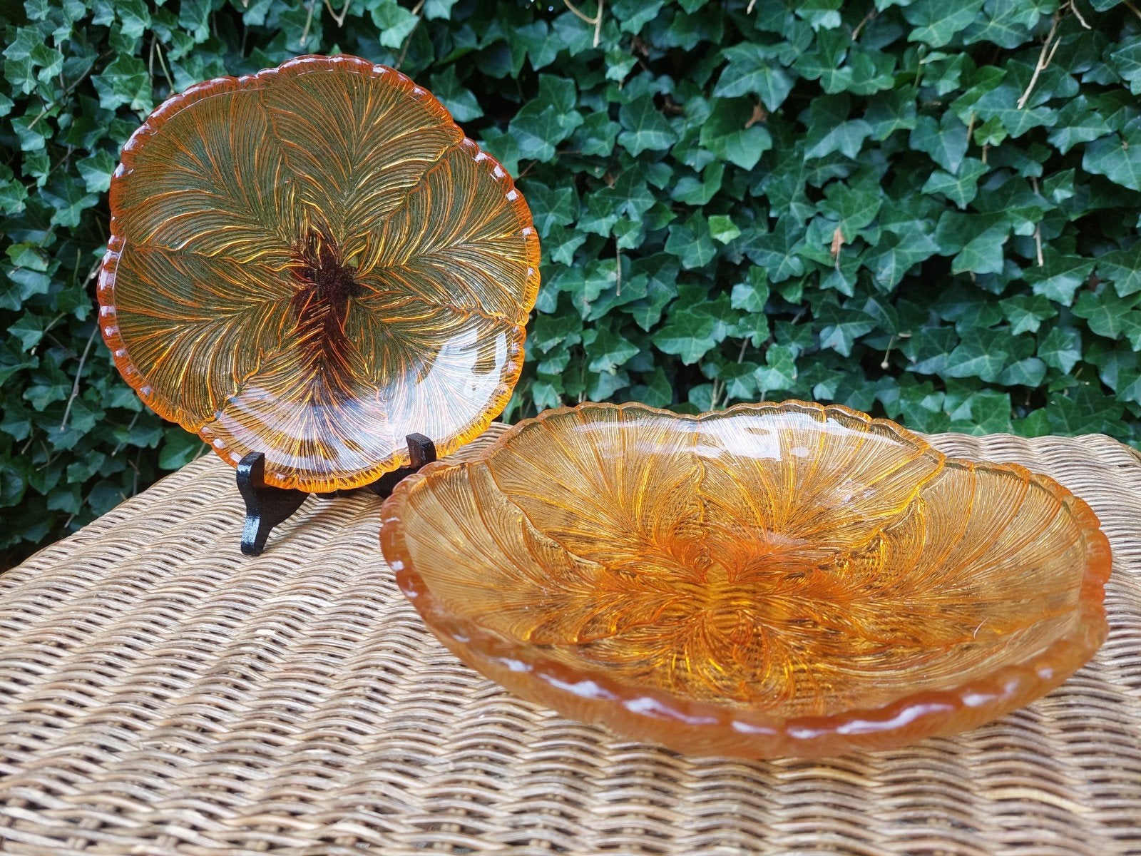 Set van 2 vintage amber glazen schalen (20 cm & 25 cm), Ophalen of Verzenden