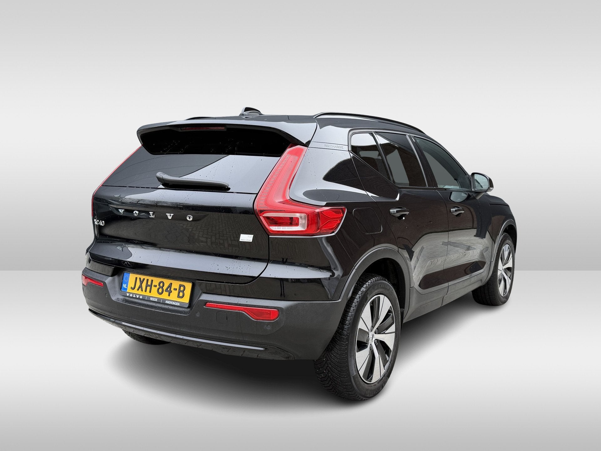 Volvo XC40 1.5 T4 Plug-in hybrid Plus Dark Panorama dak | Ge, Zwart, Zwart, Bedrijf, Hybride Elektrisch/Benzine